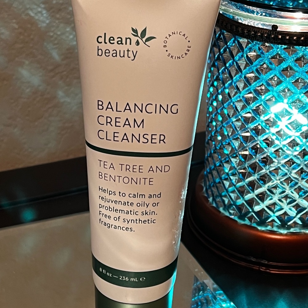 Clean Beauty BALANCING
CREAM CLEANSER TEA TREE AND BENTONITE brand new 8 oz - Picture 4 of 6
